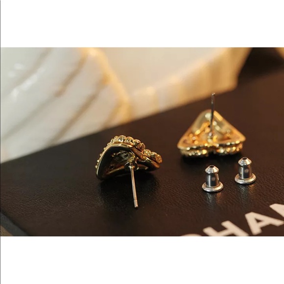 NWT Gold Plated Rhinestone Heart Earrings - Picture 3 of 3